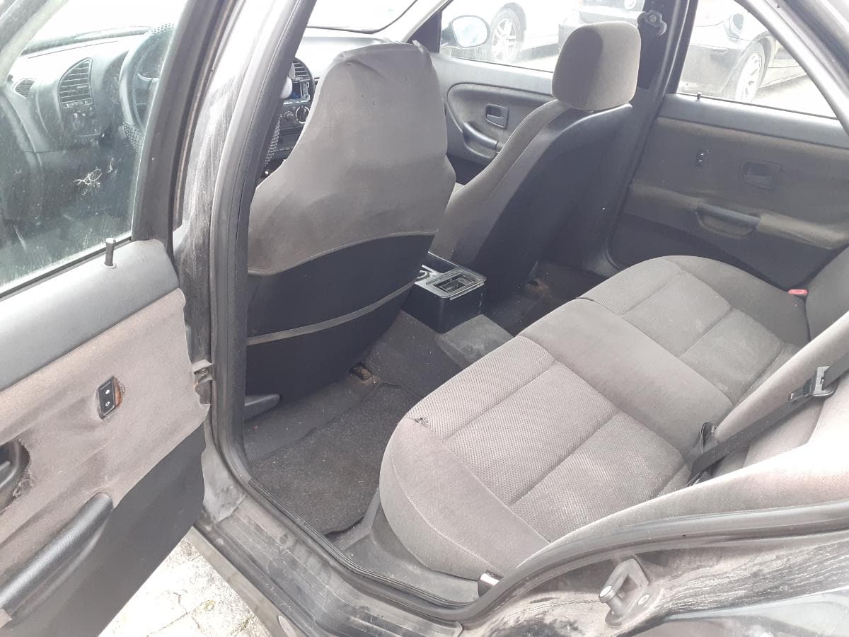 BMW 316i — image 13