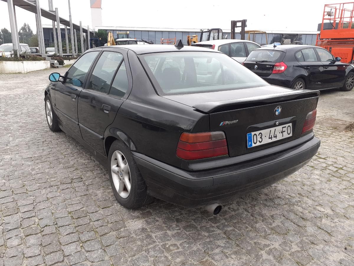BMW 316i — image 4