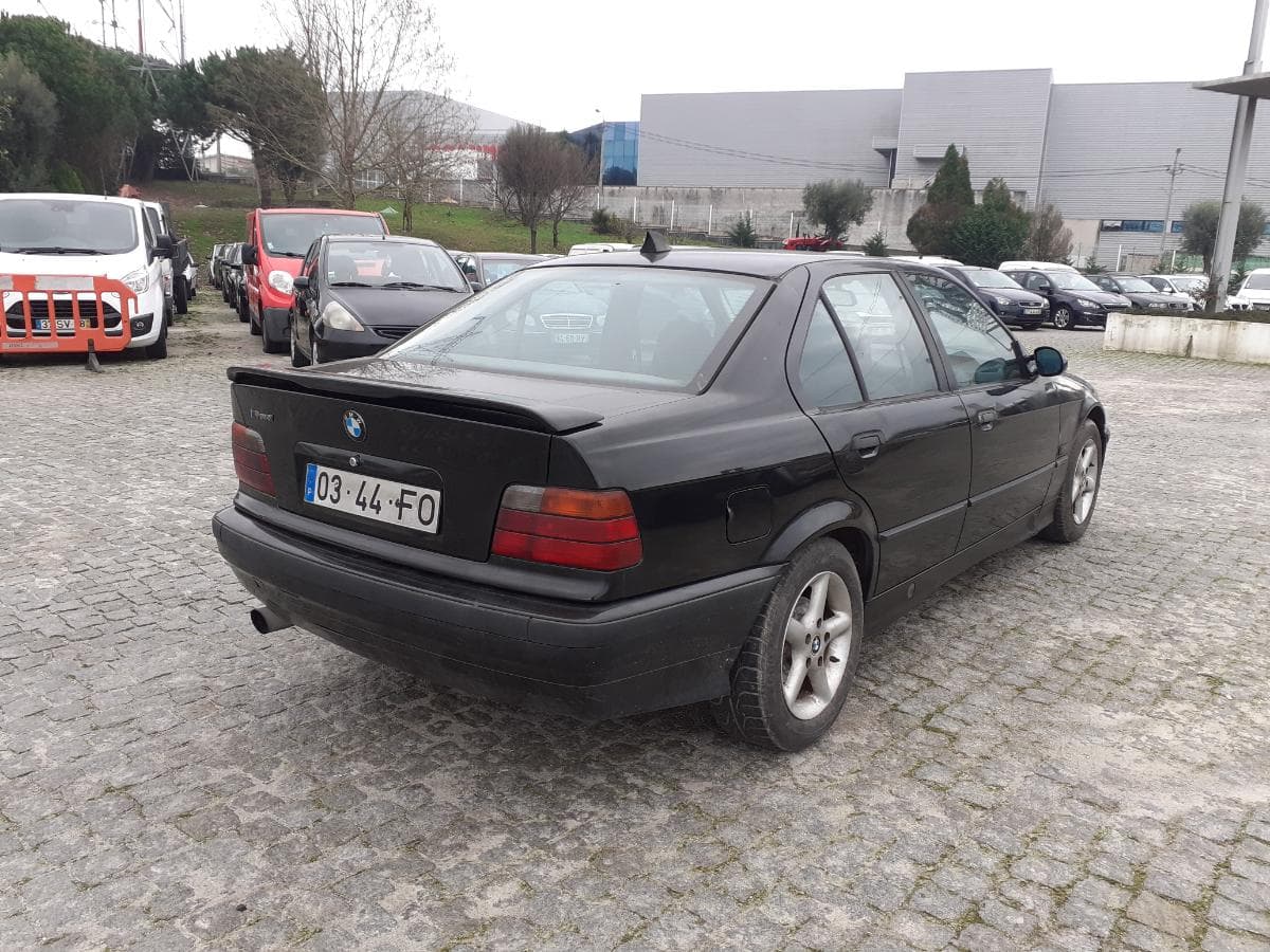 BMW 316i — image 6