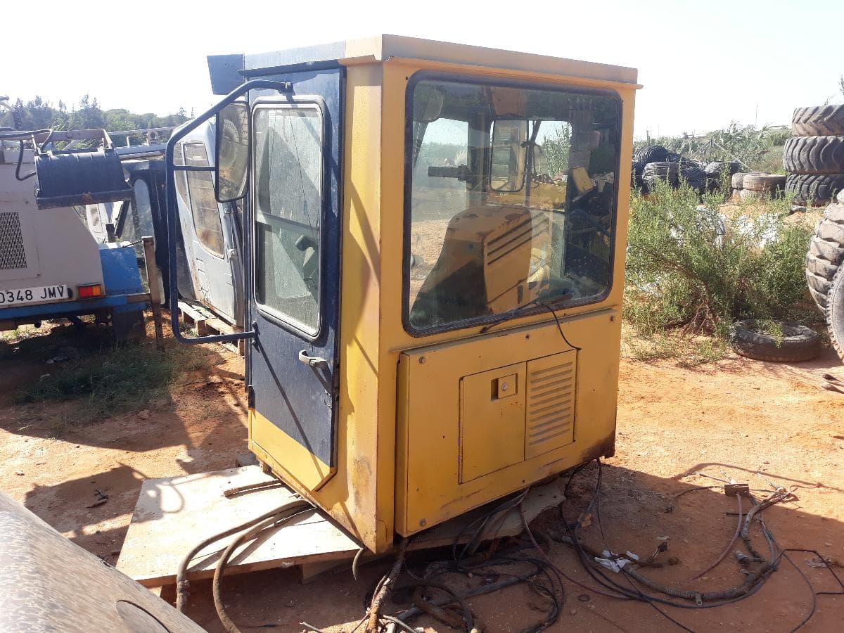 Cabina Komatsu — imagen 2