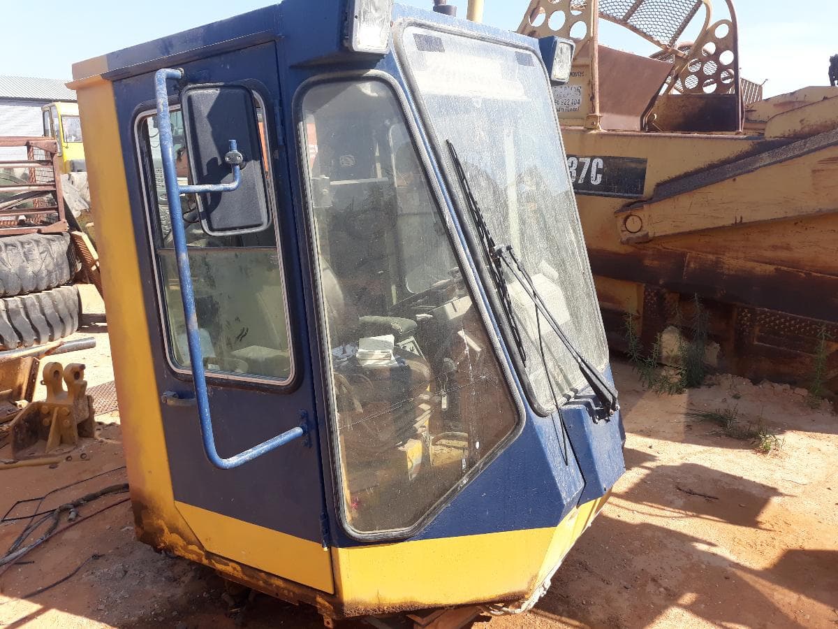 Cabina Komatsu — imagen 1