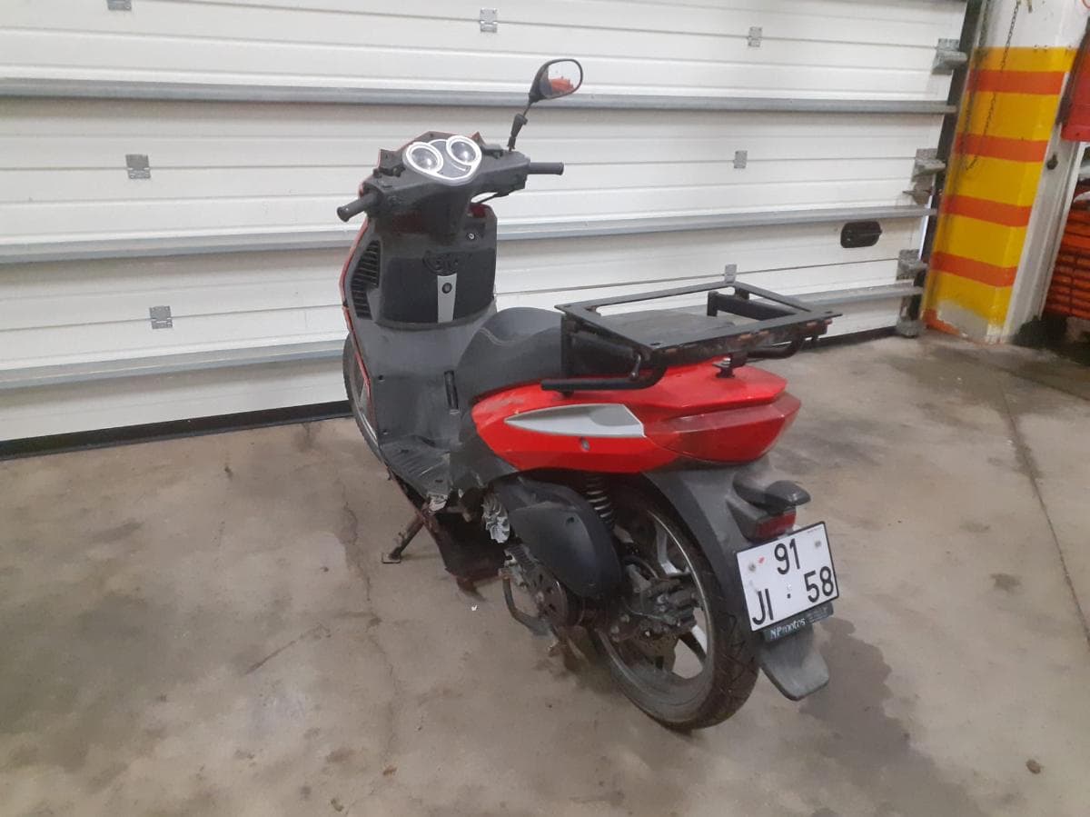 Motociclo Keeway 125 · Ano 2010 — imagem 2