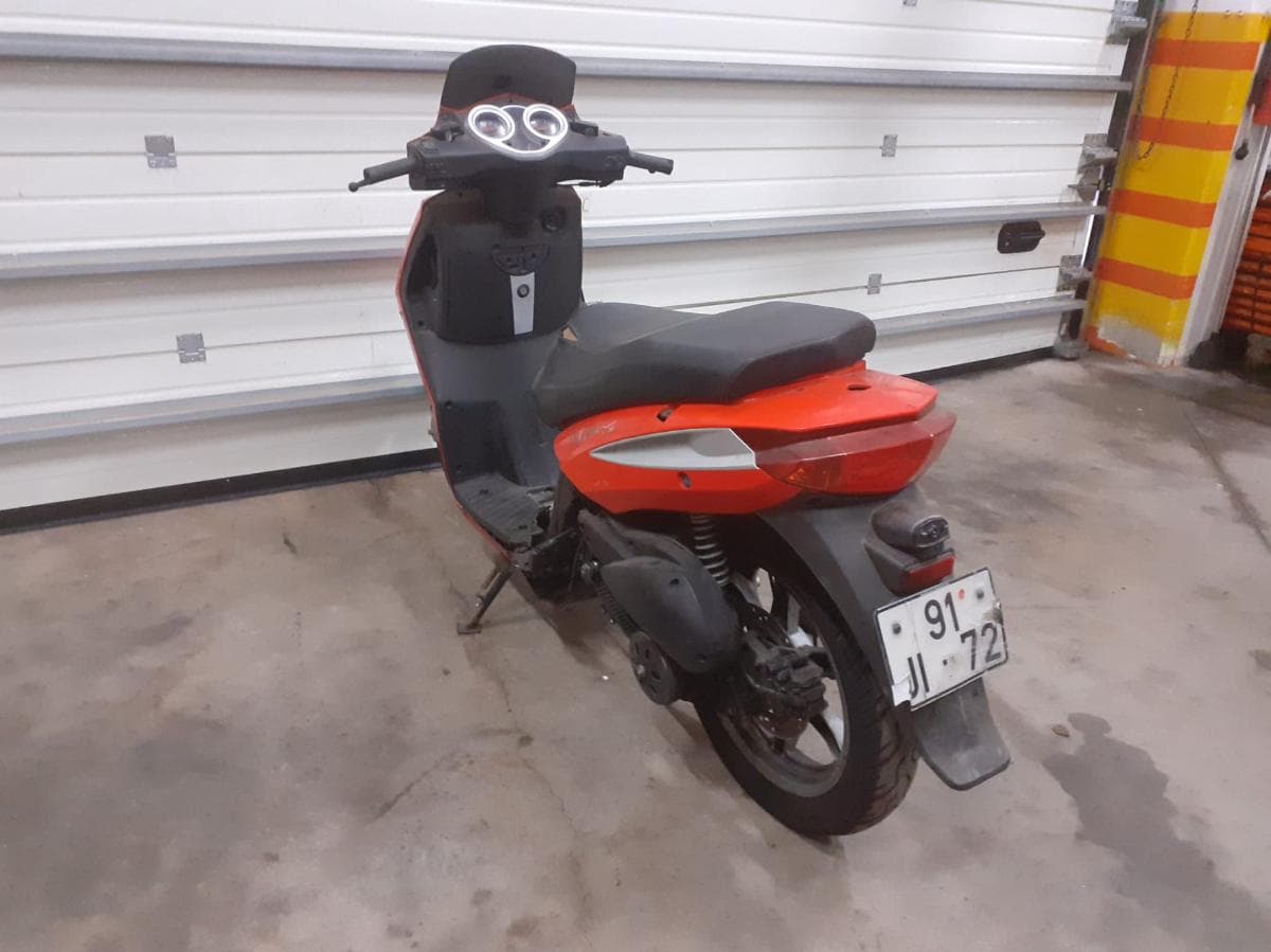 Motociclo Keeway 125 · ano 2010 — imagem 4