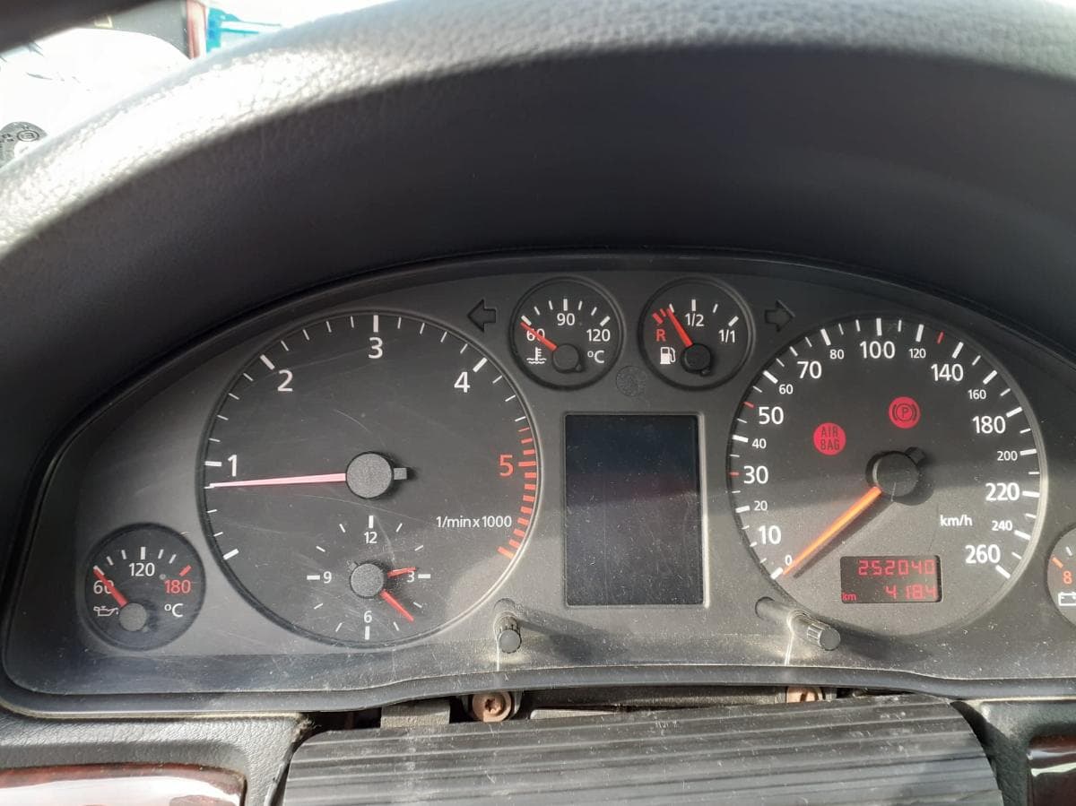 Audi A4 1.9 TDI · Ano 1998 — imagem 10