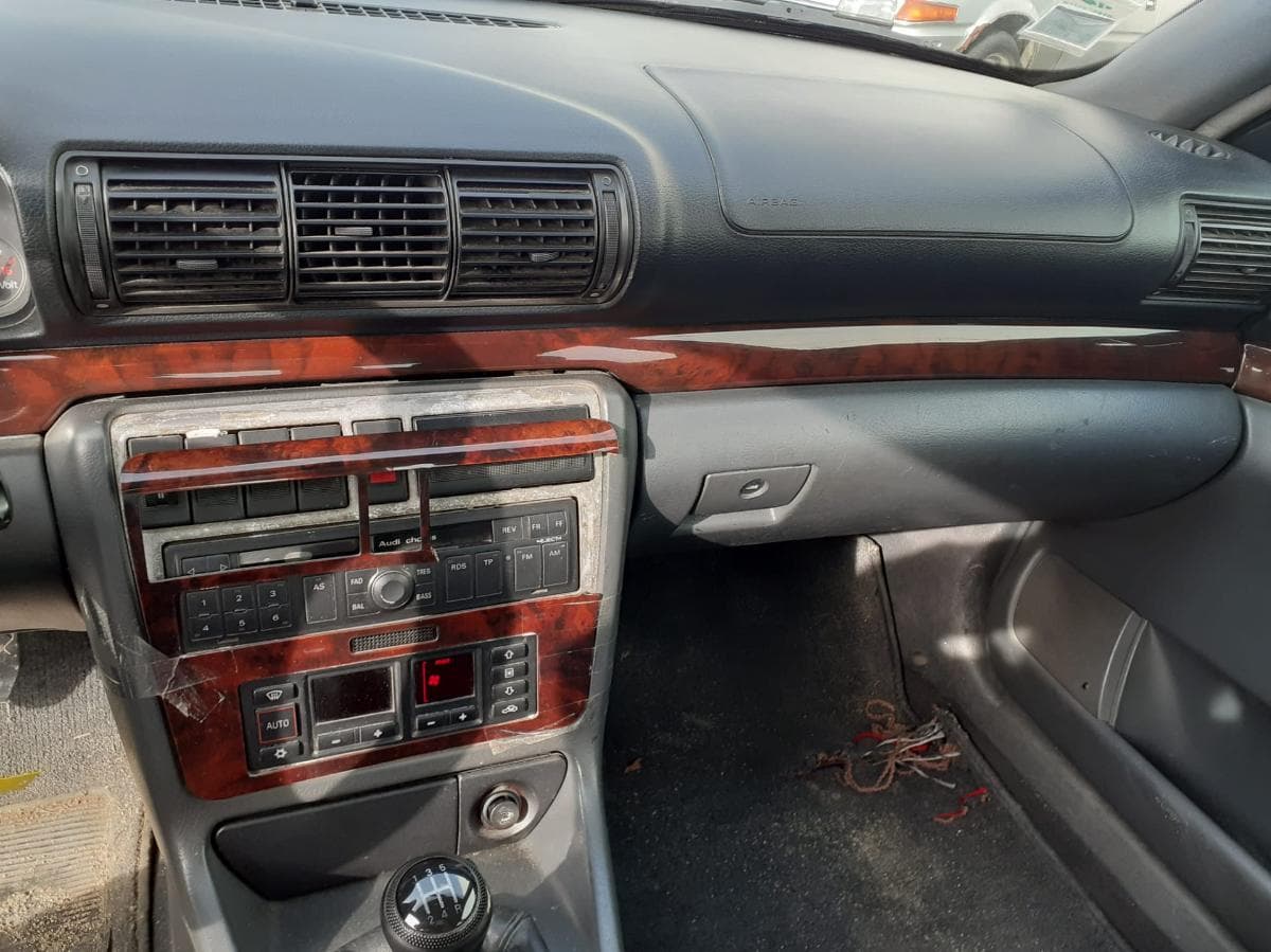 Audi A4 1.9 TDI · Ano 1998 — imagem 11