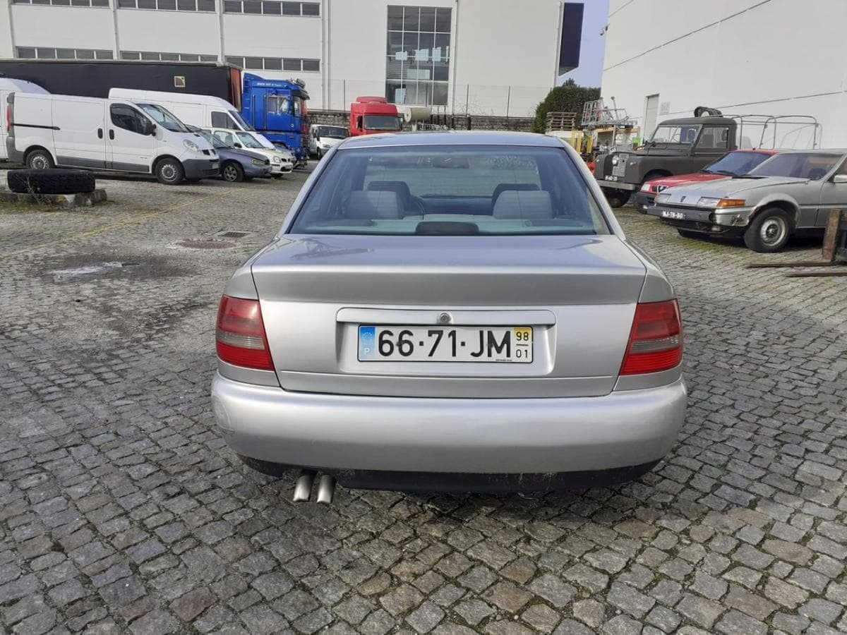Audi A4 1.9 TDI · Ano 1998 — imagem 5