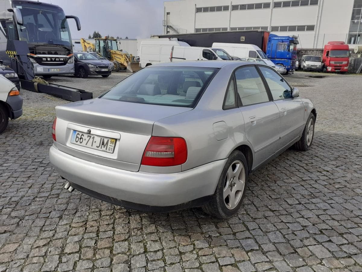 Audi A4 1.9 TDI · Ano 1998 — imagem 6