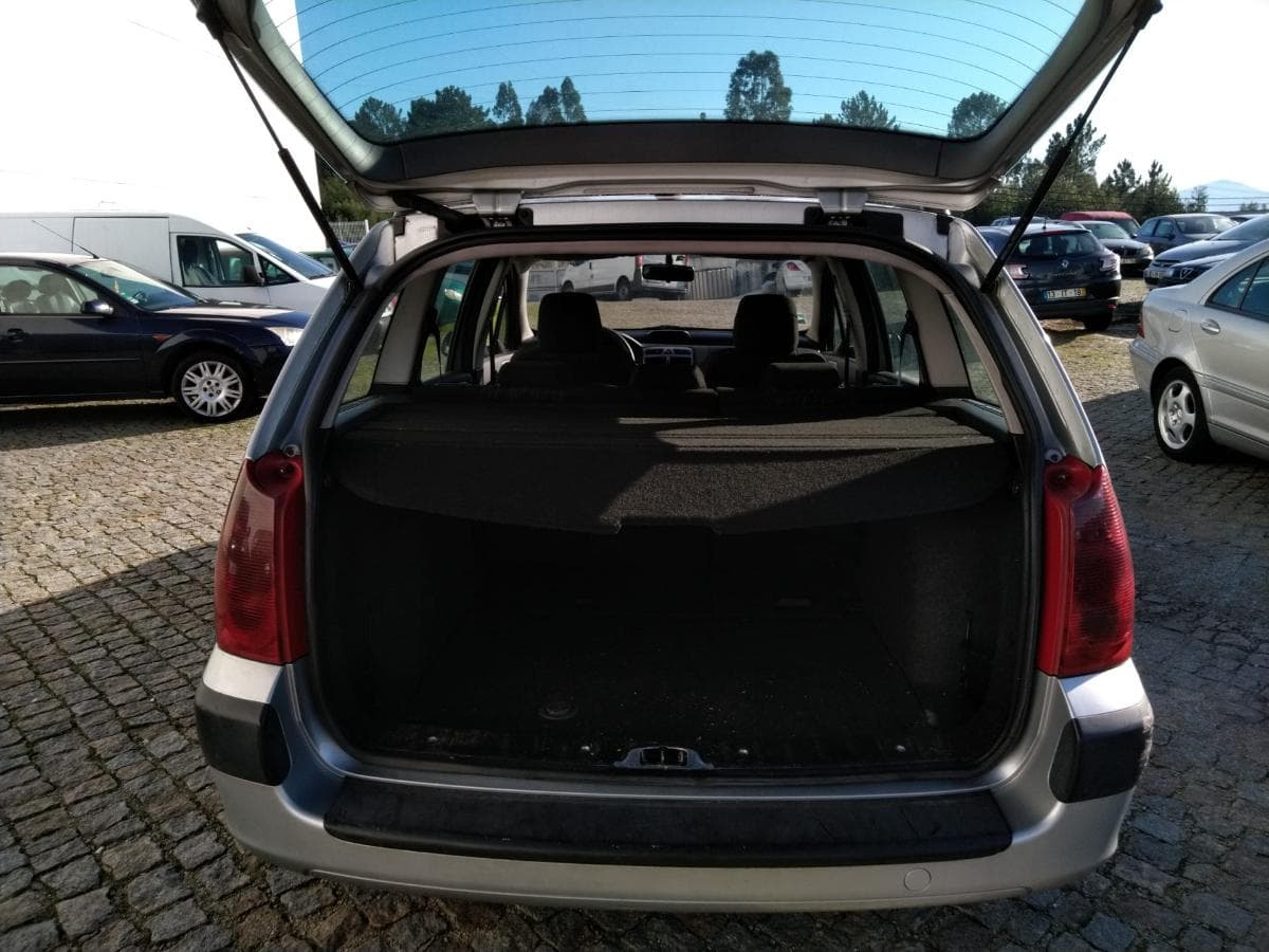 Peugeot 307 SW 1.4 HDI — imagem 14
