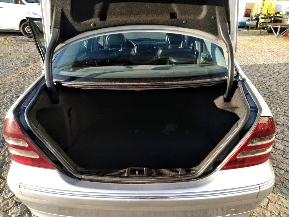 Mercedes-Benz C220 CDI · Redução de Valor — imagem 15