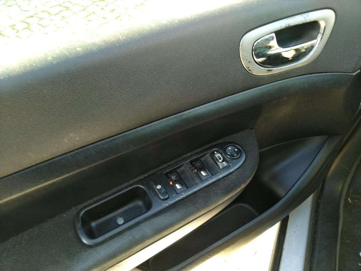 Peugeot 307 SW 1.4 HDI — imagem 8