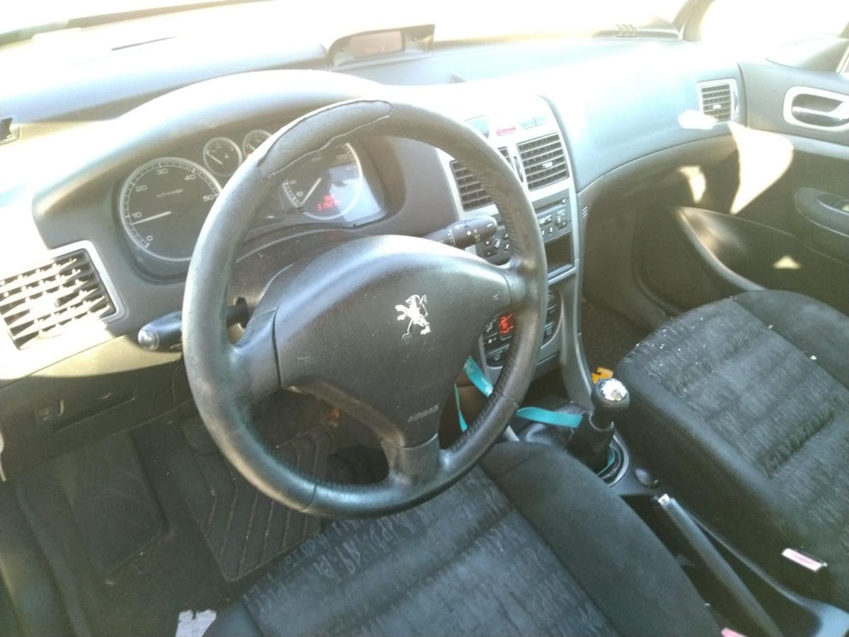 Peugeot 307 SW 1.4 HDI — imagem 9