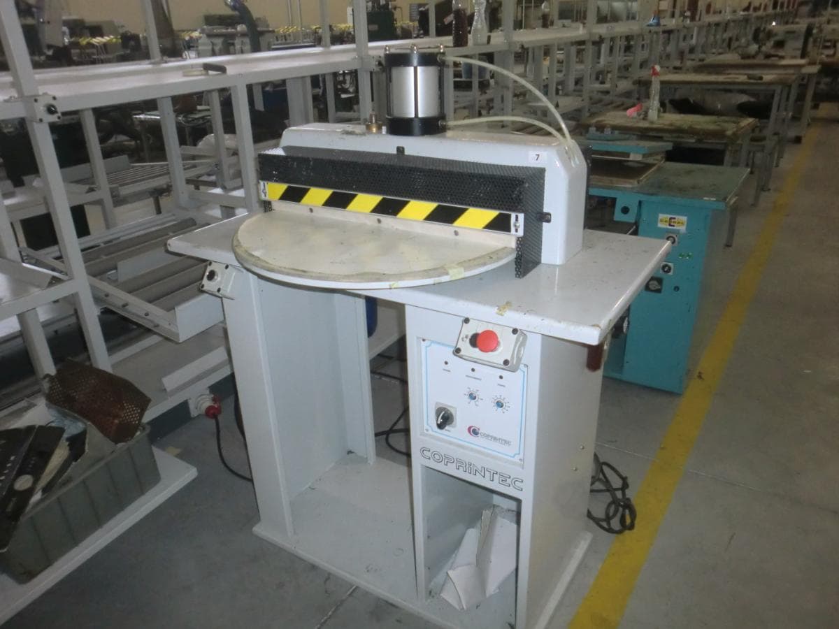 Rotary interlining machine