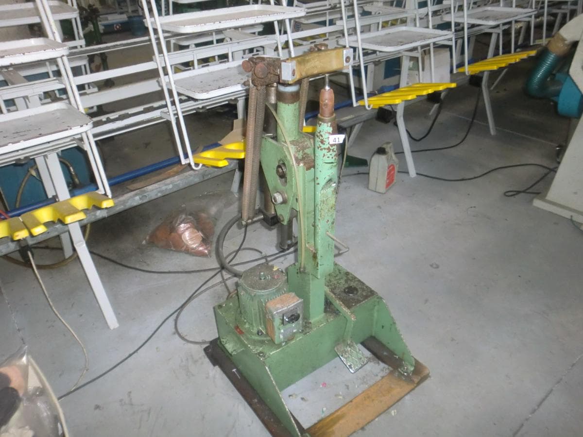 Máquina de tirar formas + Máquina de rentilhar palmilhas — imagem 1
