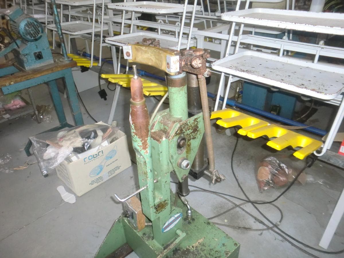 Máquina de tirar formas + Máquina de rentilhar palmilhas — imagem 3