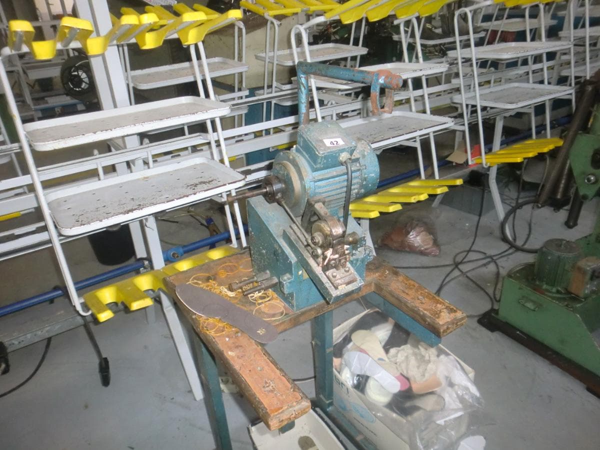 Máquina de tirar formas + Máquina de rentilhar palmilhas — imagem 2