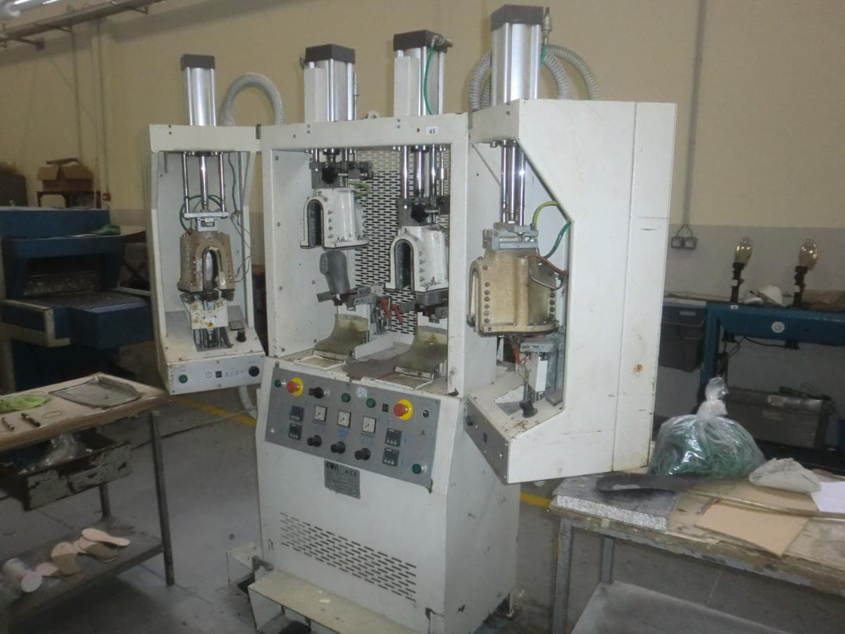 Máquina de enformar  + Máquina de enformar — imagem 1