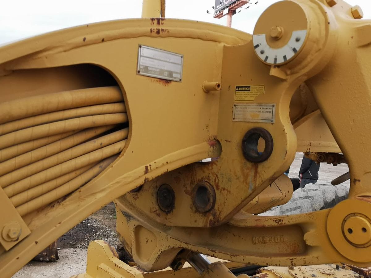 Niveladora Caterpillar 14G — image 11