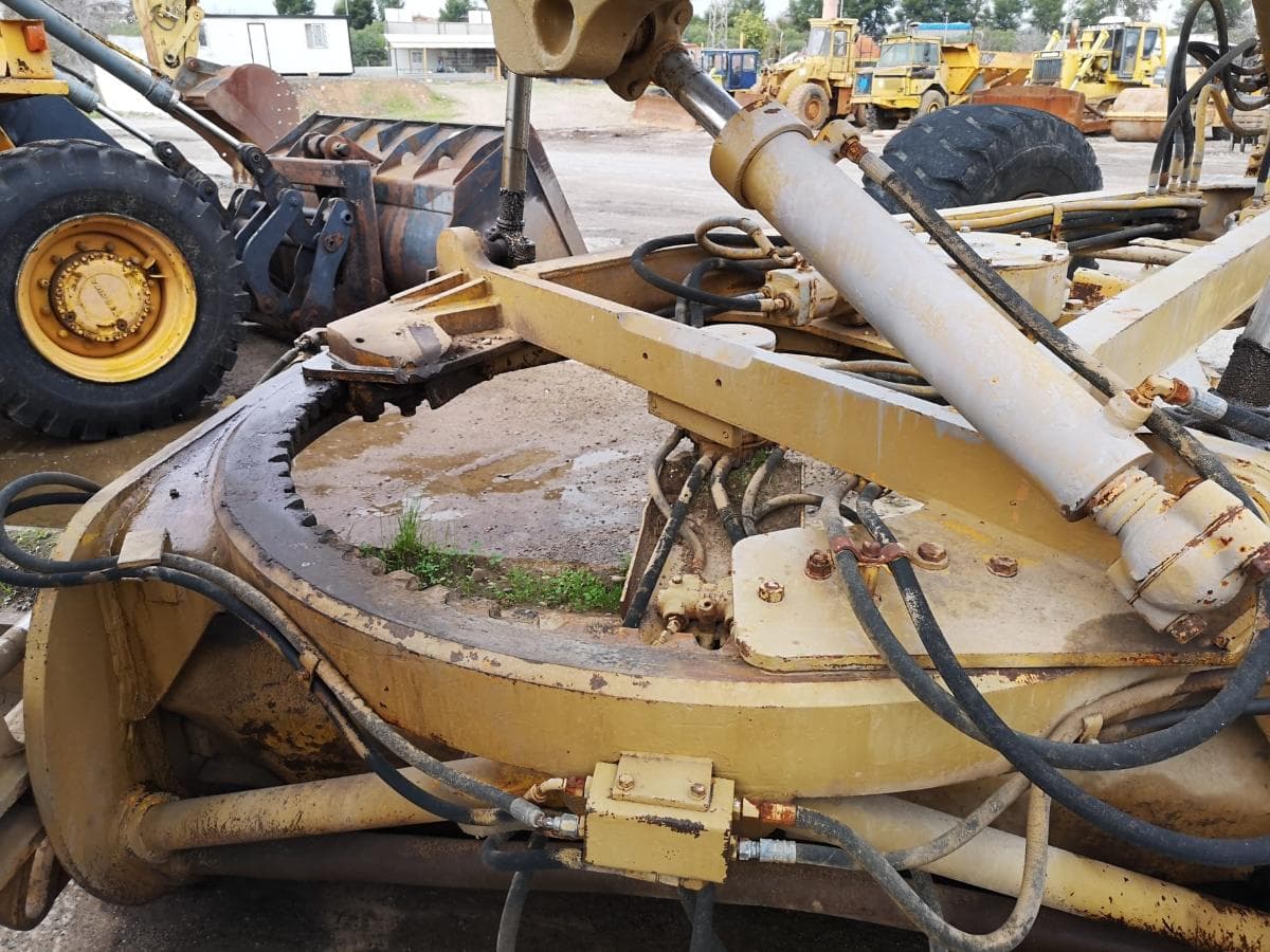 Niveladora Caterpillar 14G — image 15