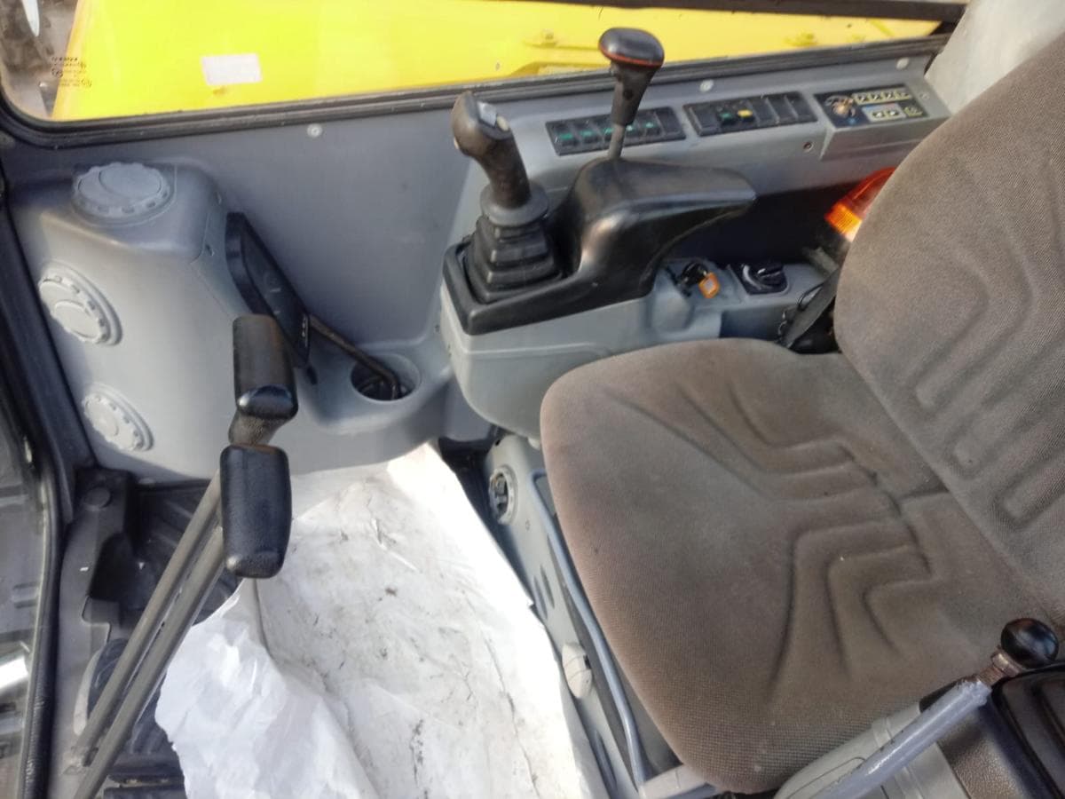 Mini Excavadora Volvo ECR88 9Tn — imagem 5
