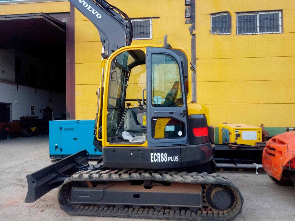Mini Excavadora Volvo ECR88 9Tn — imagem 1