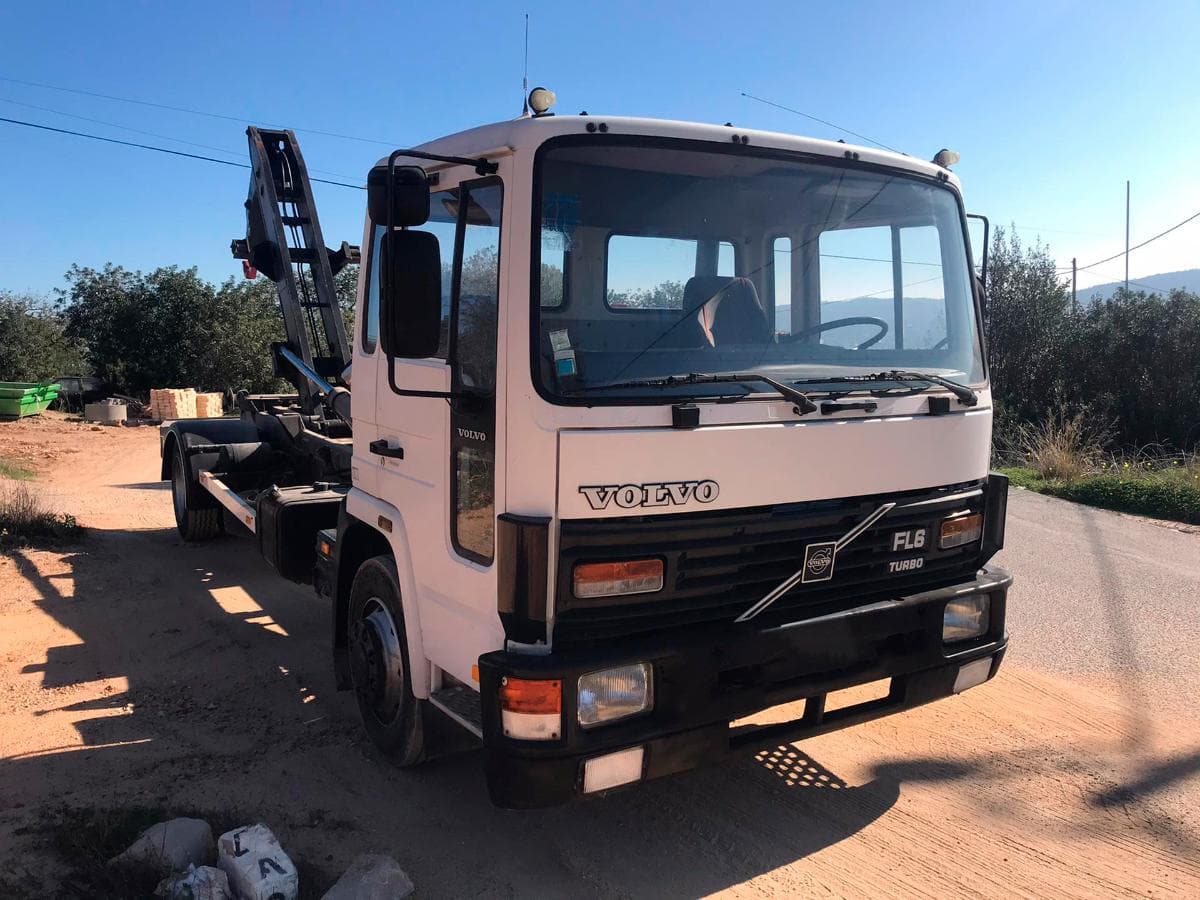 Camión Volvo FL6 Turbo Multilif — image 3