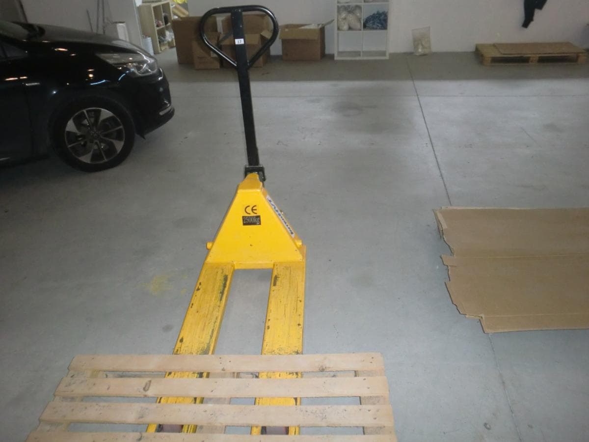 Porta paletes + Stacker + Compressor — imagem 2