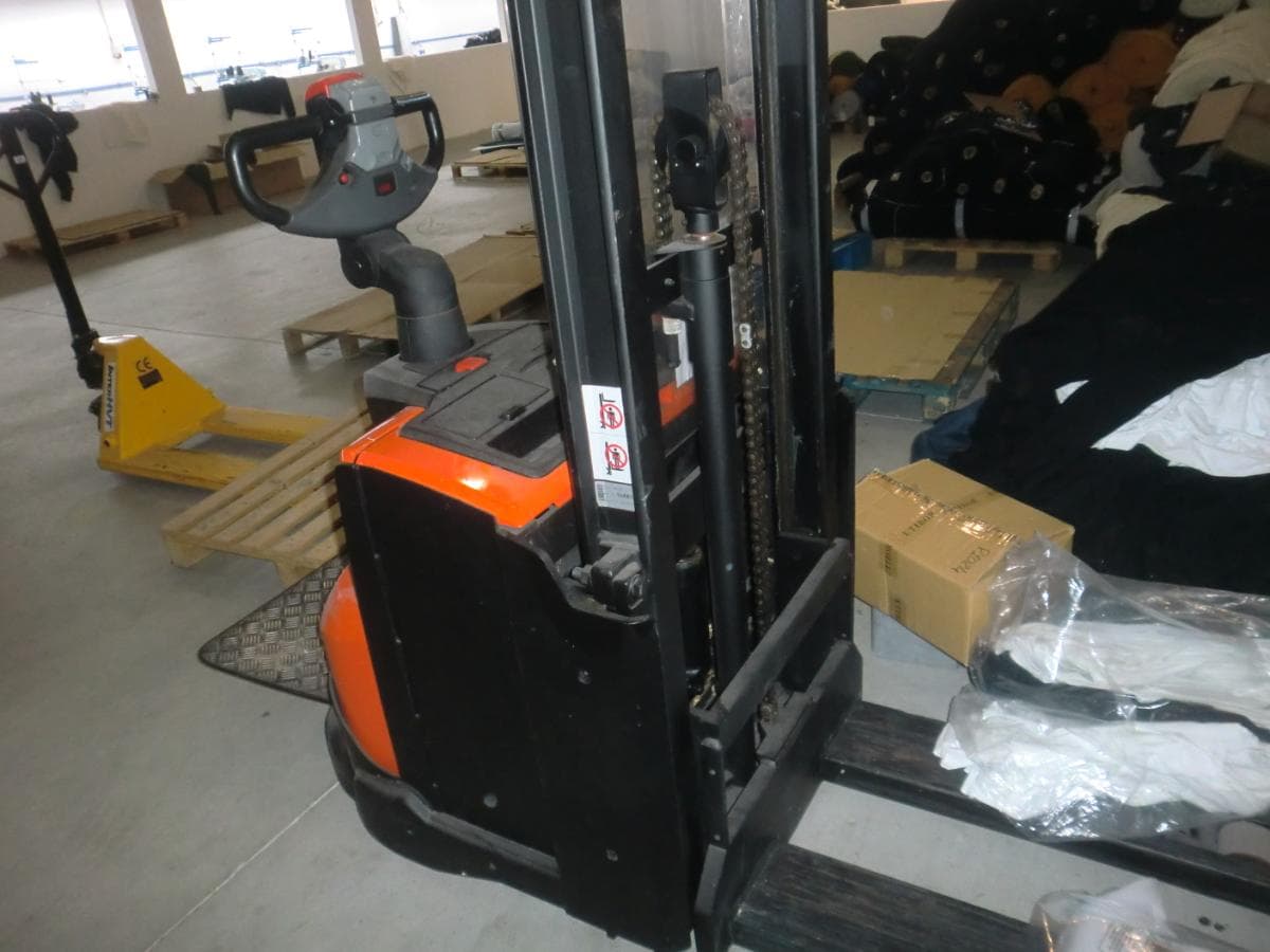 Porta paletes + Stacker + Compressor — imagem 10