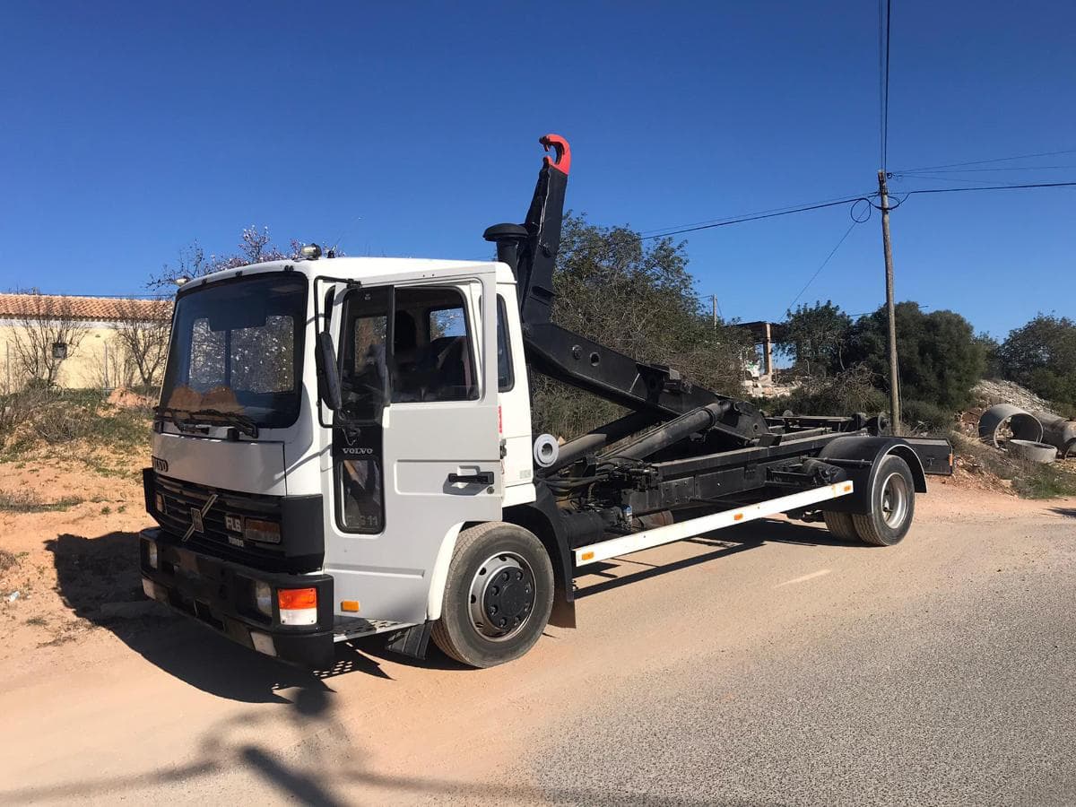 Camión Volvo FL6 Turbo Multilif — image 1