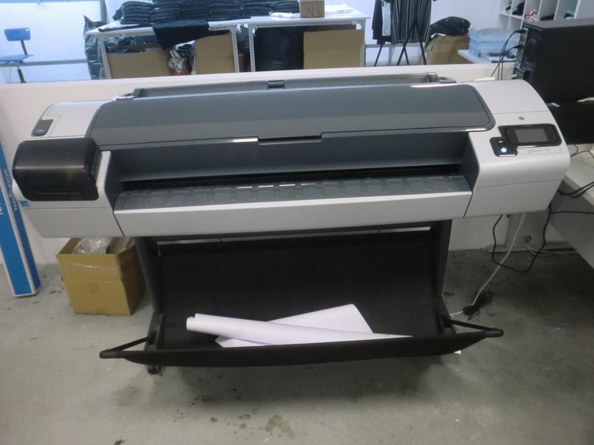 Equipamento de Escritório + Equipamento Informático + Diversos — imagen 16