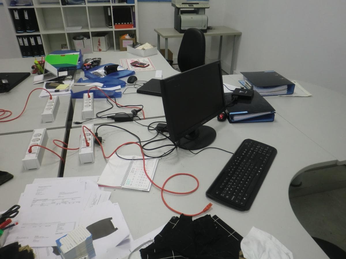 Equipamento de Escritório + Equipamento Informático + Diversos — imagen 19