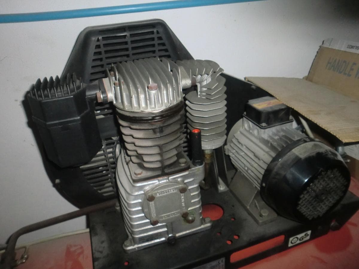 Porta paletes + Stacker + Compressor — imagem 8
