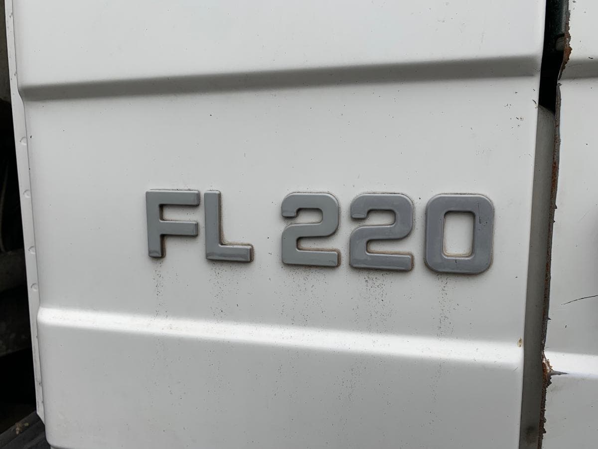 Volvo FL 220 · Ano 2005 — image 9