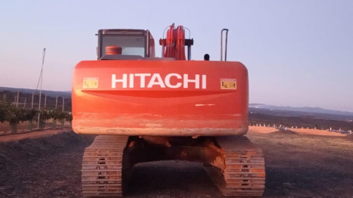 Excavadora Giratoria Hitachi 200 — imagen 2