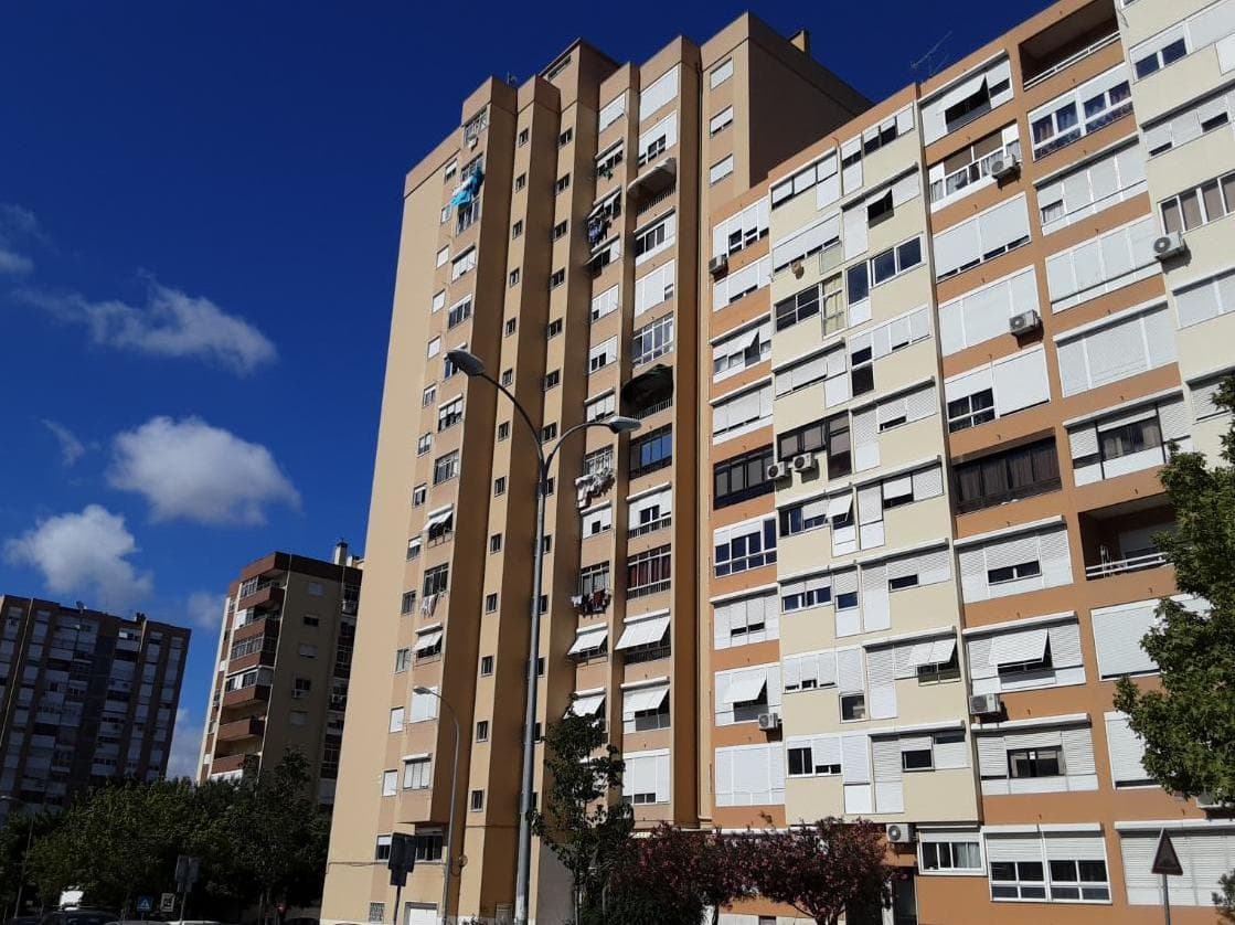 1/2 Apartamento T3 · Amadora — imagen 1