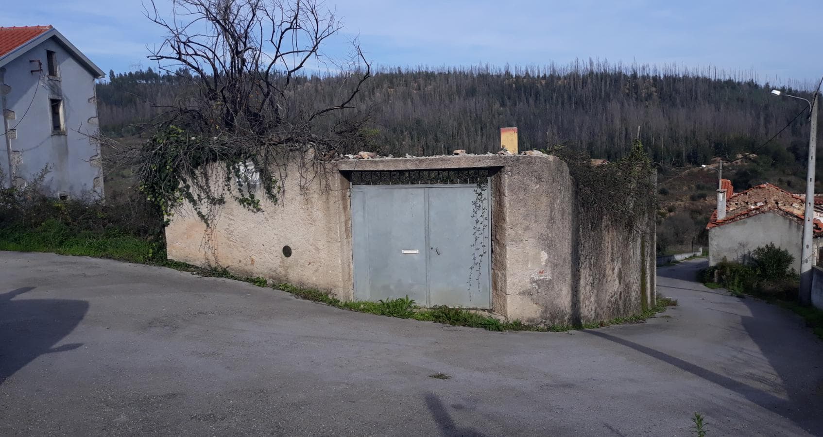 1/3 Moradia (Ruínas) · Penacova - Coimbra — imagen 1