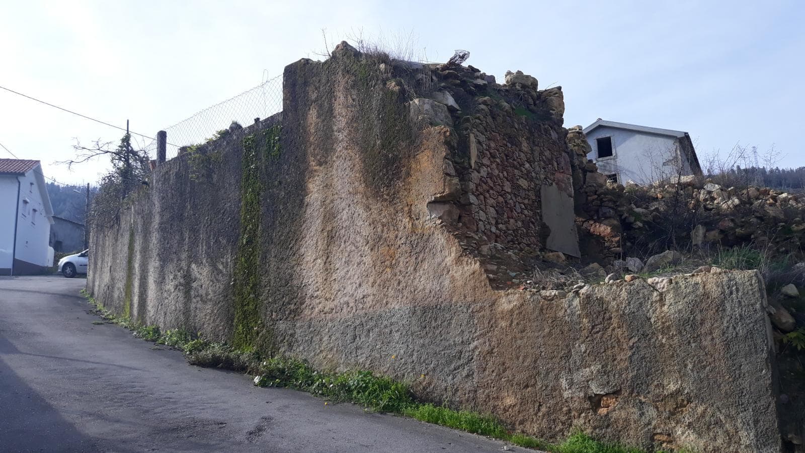 1/3 Moradia (Ruínas) · Penacova - Coimbra — imagen 2