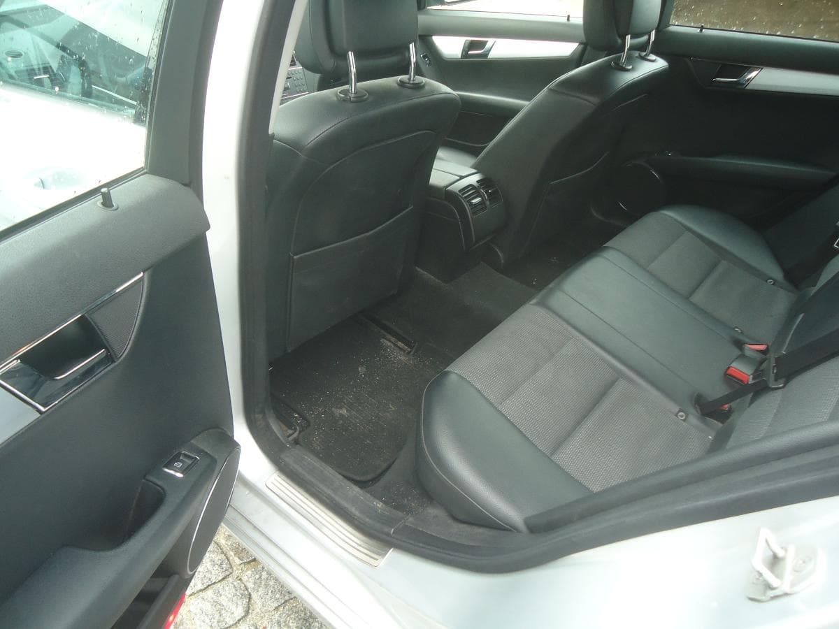 Mercedes-Benz C 220 CDI · Año 2007 — imagen 13