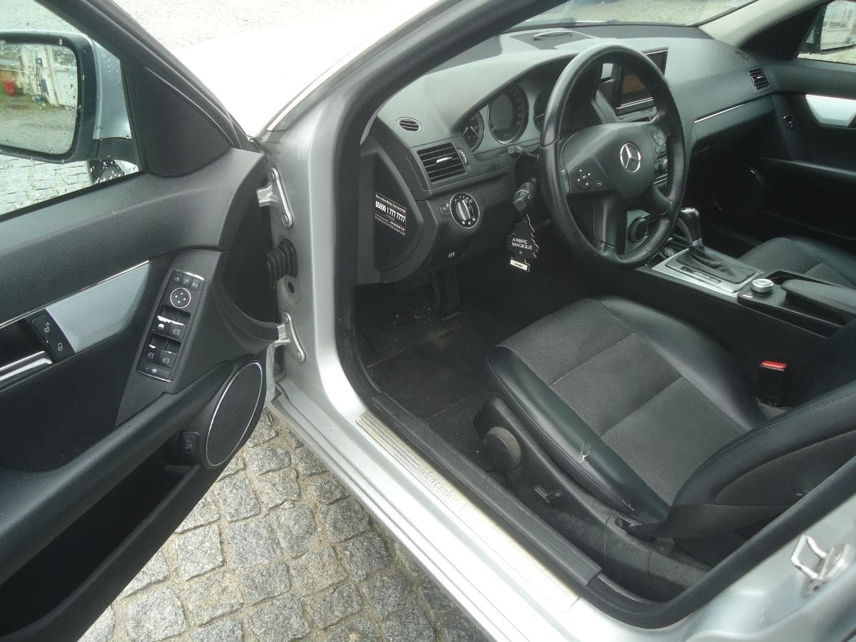 Mercedes-Benz C 220 CDI · Año 2007 — imagen 7