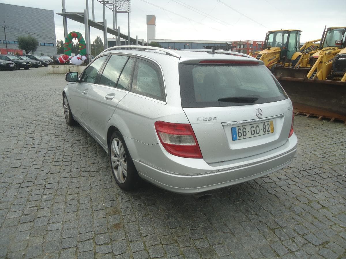 Mercedes-Benz C 220 CDI · Año 2007 — imagen 6