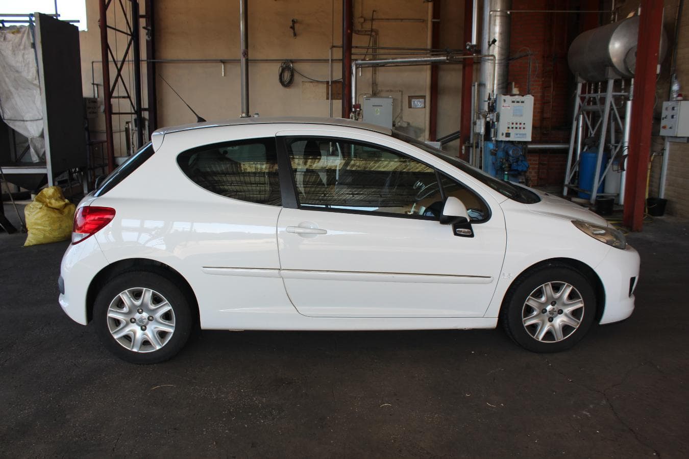 Peugeot 207 — image 1