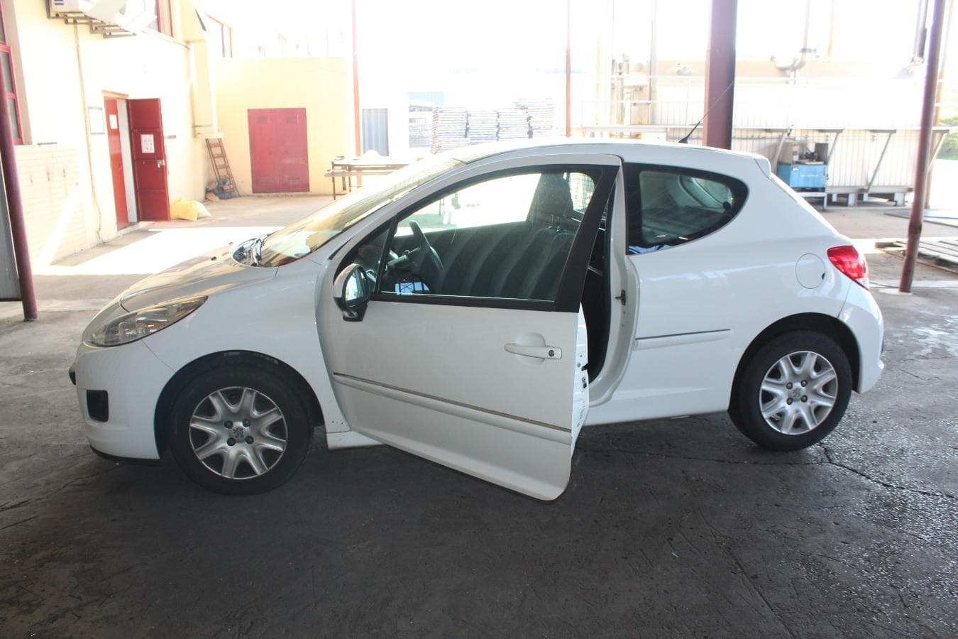 Peugeot 207 — image 5