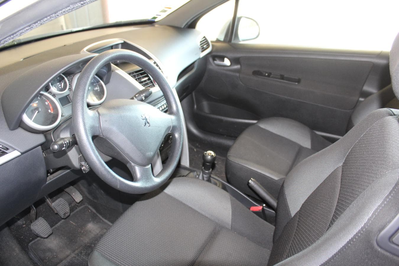 Peugeot 207 — image 6