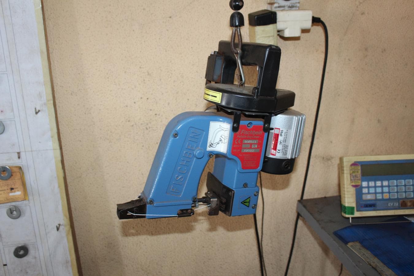 Stand + Compressor + Máquina de coser + Balança + Equipamentos — imagem 4