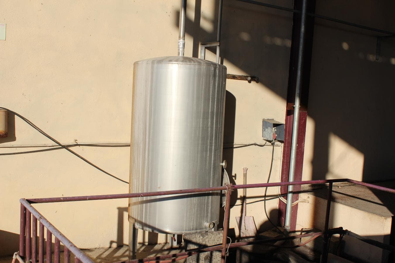 Depósito de Água + Depósito de combustível com bomba — imagen 1