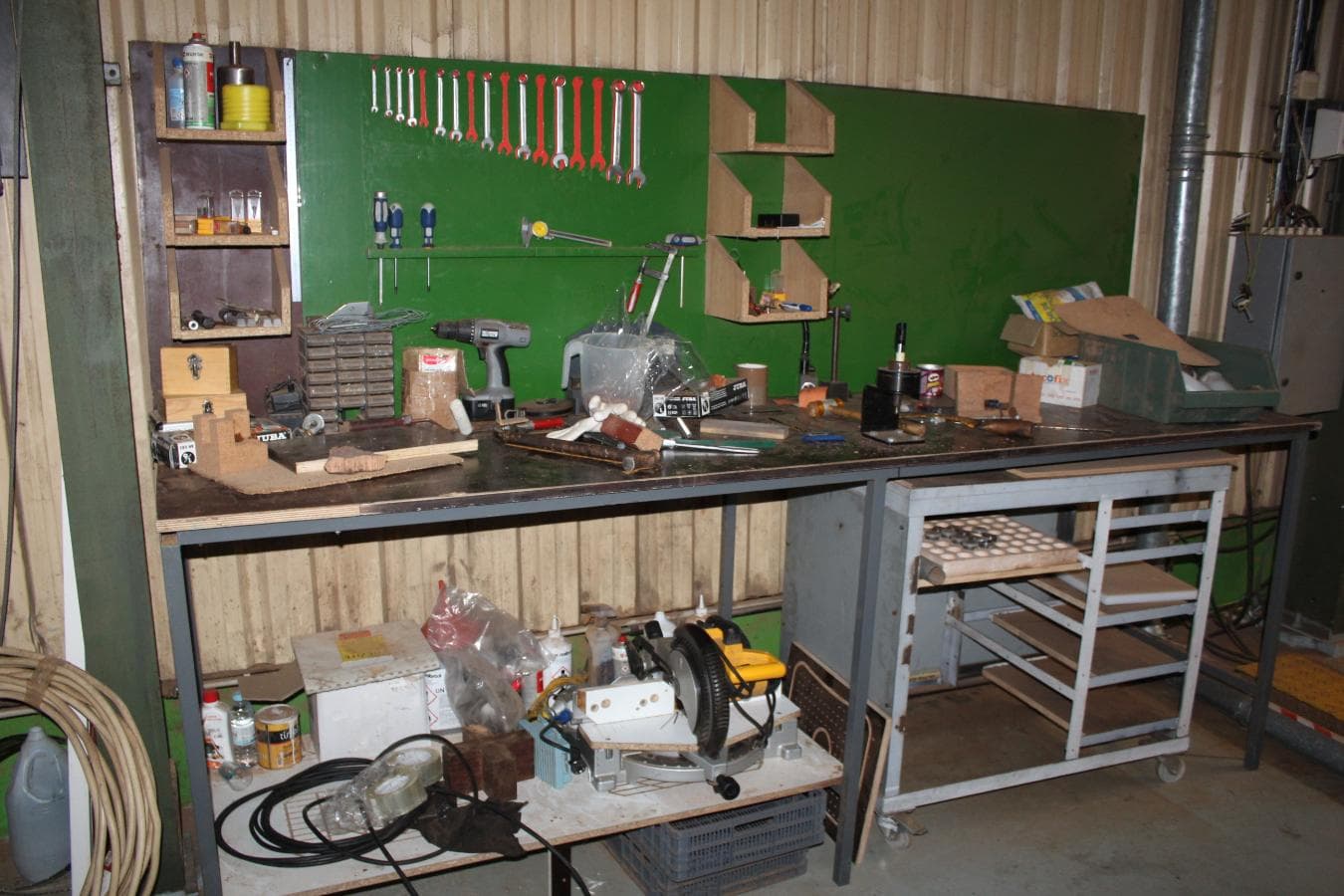 Betoneira Elétrica + Bancadas + Aspiradores Industriais + Máquina de coser + Balança · São Brás de Alportel — imagem 2
