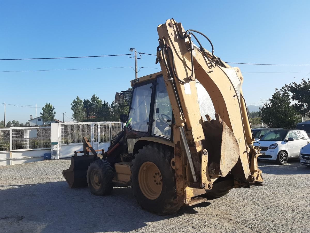 Retroescavadora CAT 428C · Ano 2001 — image 5