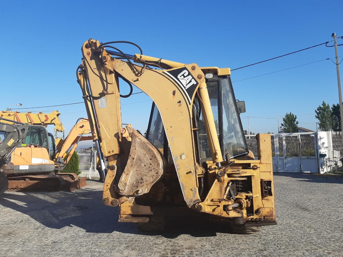 Retroescavadora CAT 428C · Ano 2001 — image 6