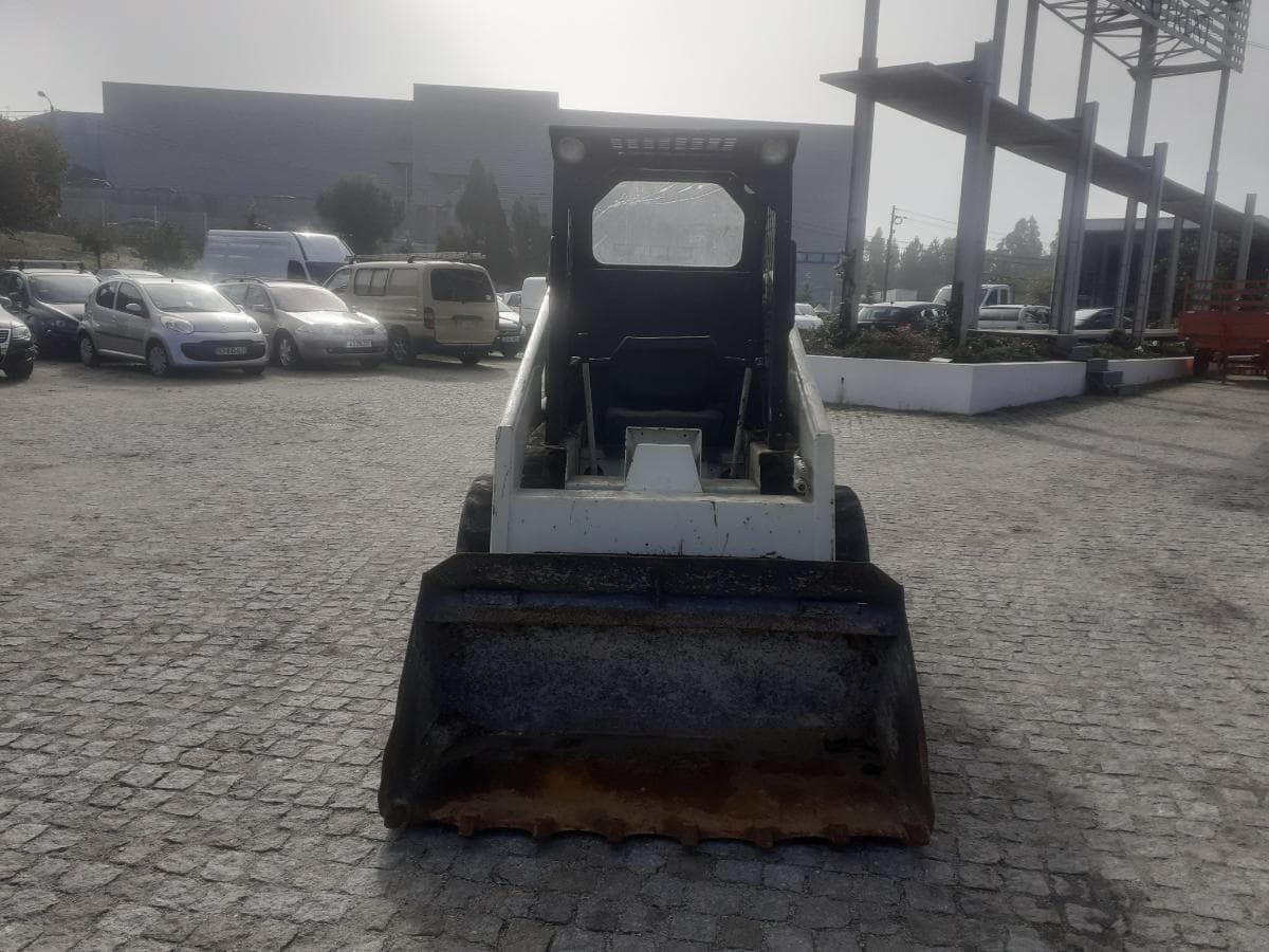 Mini Pá Carregadora Bobcat — imagen 2