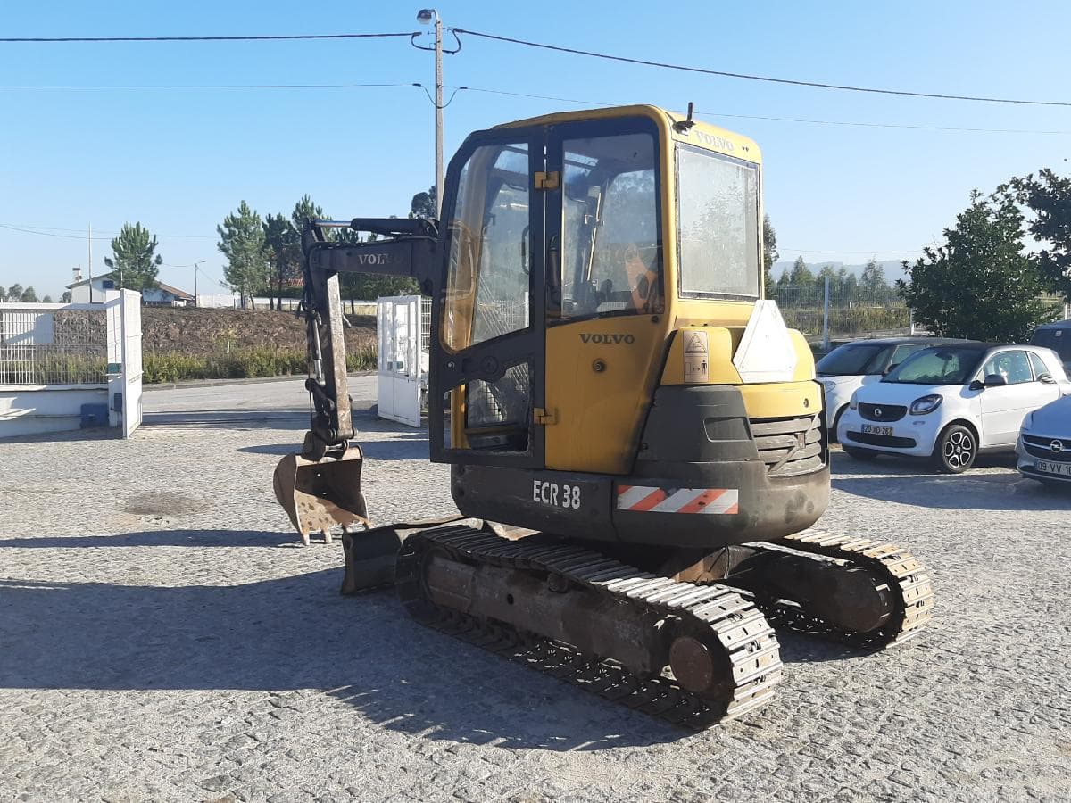 Mini Giratória Volvo ECR 38 · Ano 2007 — imagem 3