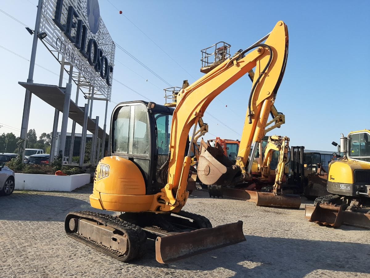 Mini Giratória JCB 8035 · Ano 2008 — imagem 1